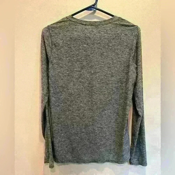 Reebok Top🔥 - Picture 2 of 5